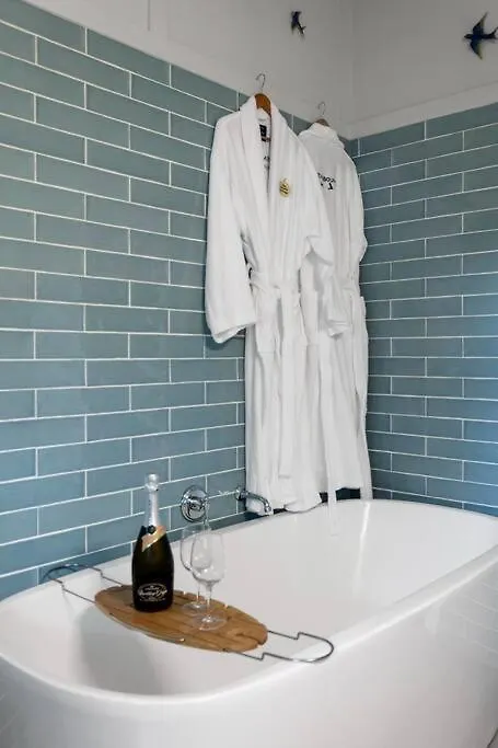 Chalet The Quince Cottage - 1 Bedroom Ravensbourne